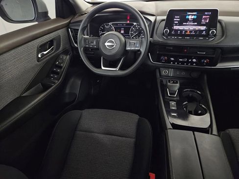 Used 2023 Nissan Rogue SV FWD image 9