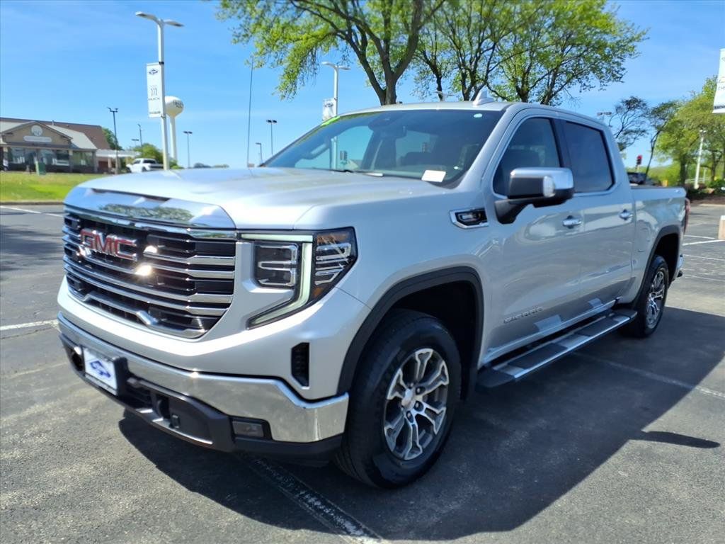 Used 2022 GMC Sierra 1500 SLT w/ SLT Convenience Package AWD/4WD image 3