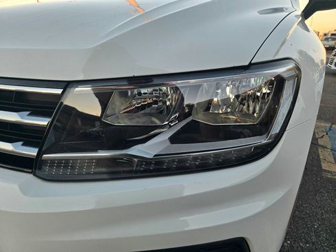 Used 2018 Volkswagen Tiguan S image 22