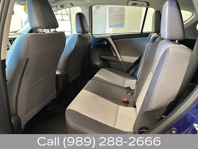 Used 2015 Toyota RAV4 XLE w/ Four Season Floor Mat Package AWD/4WD image 16
