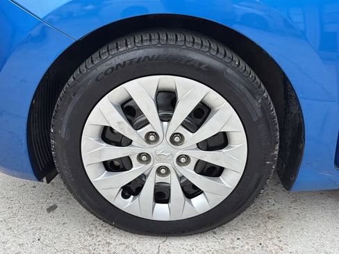 Used 2017 Hyundai Elantra GT FWD image 42