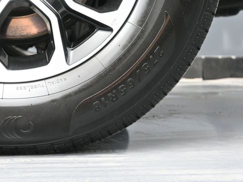 Used 2024 Ford Expedition Max XLT image 41