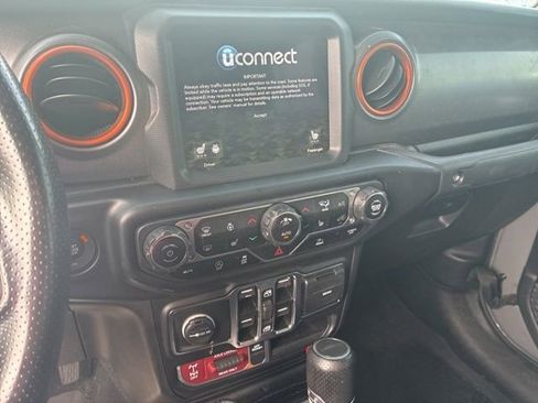 Used 2022 Jeep Gladiator Mojave w/ LED Lighting Group AWD/4WD image 5