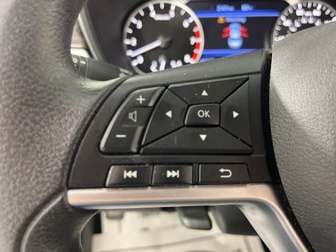 Used 2024 Nissan Altima 2.5 SV FWD image 24