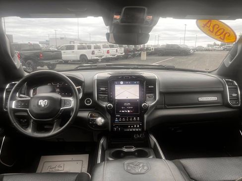 Used 2024 RAM 1500 Laramie AWD/4WD image 10