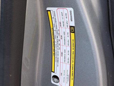 Used 2019 Chrysler Pacifica Limited image 17