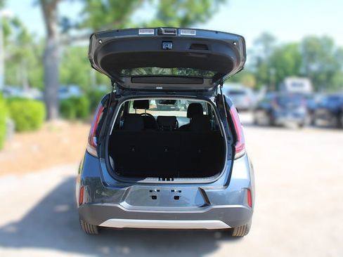 Used 2025 Kia Soul LX w/ LX Technology Package image 9