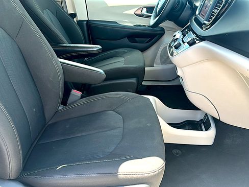 Used 2023 Chrysler Voyager LX FWD image 24
