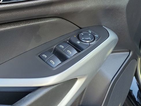 Certified 2025 Chevrolet Trax RS w/ Driver Confidence Package image 18