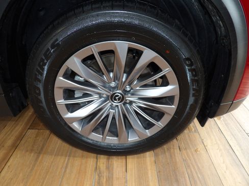 Certified 2025 MAZDA CX-90 3.3 Turbo w/ Preferred Package AWD/4WD image 4