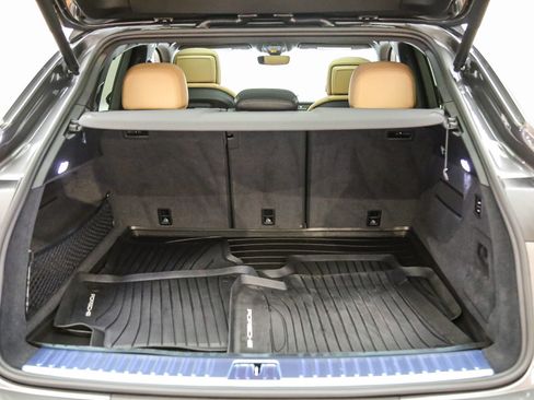 Certified 2025 Porsche Cayenne Coupe AWD/4WD image 31