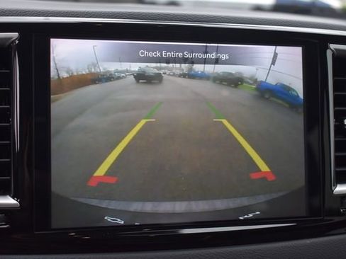 Used 2023 Chrysler Pacifica Touring-L FWD image 31