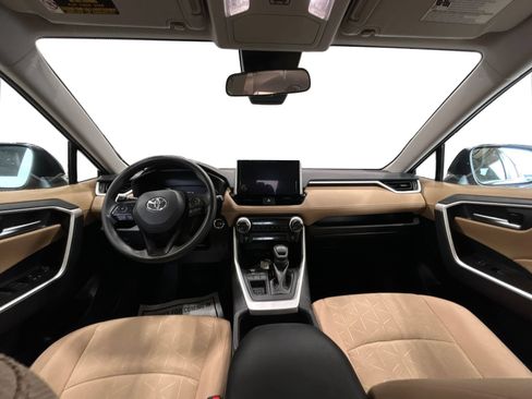 Used 2025 Toyota RAV4 XLE FWD image 20
