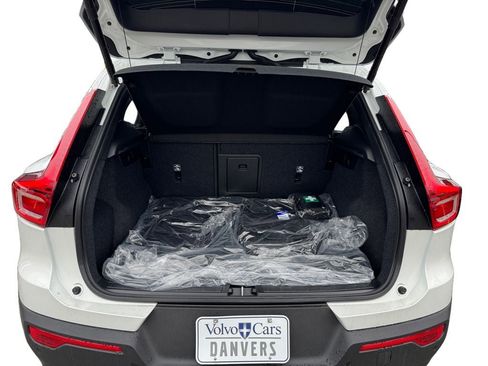 New 2026 Volvo XC40 B5 Core w/ Protection Package Premier AWD/4WD image 6