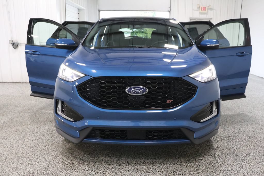 Used 2019 Ford Edge ST w/ Equipment Group 401A AWD/4WD image 3