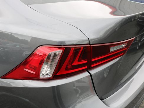 Used 2016 Lexus IS 200t image 11