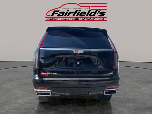 Used 2022 Cadillac Escalade Premium Luxury image 4