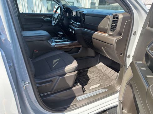 Used 2024 GMC Sierra 1500 Elevation w/ LPO, Elevation Black Package AWD/4WD image 18