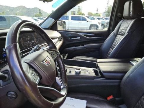 Used 2023 Cadillac Escalade Sport Platinum w/ LPO, ONYX Package image 7