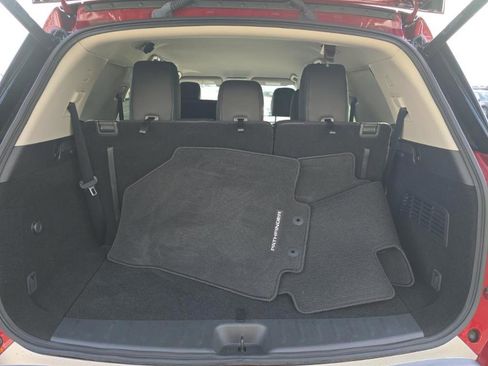 Used 2025 Nissan Pathfinder SL image 23