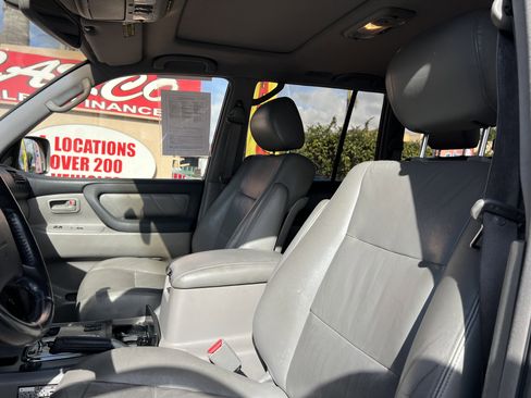 Used 2003 Toyota Land Cruiser image 11