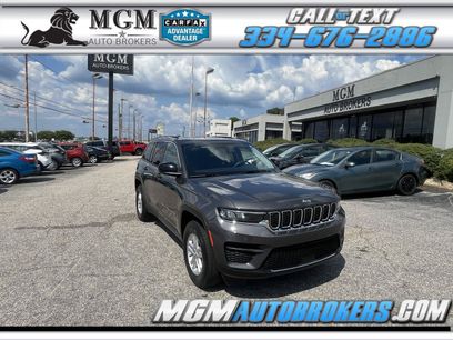 Used 2023 Jeep Grand Cherokee Laredo w/ Luxury Tech Group I