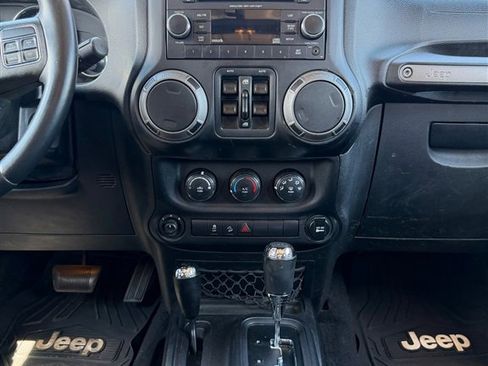 Used 2014 Jeep Wrangler Unlimited Sport w/ Quick Order Package 24S AWD/4WD image 17