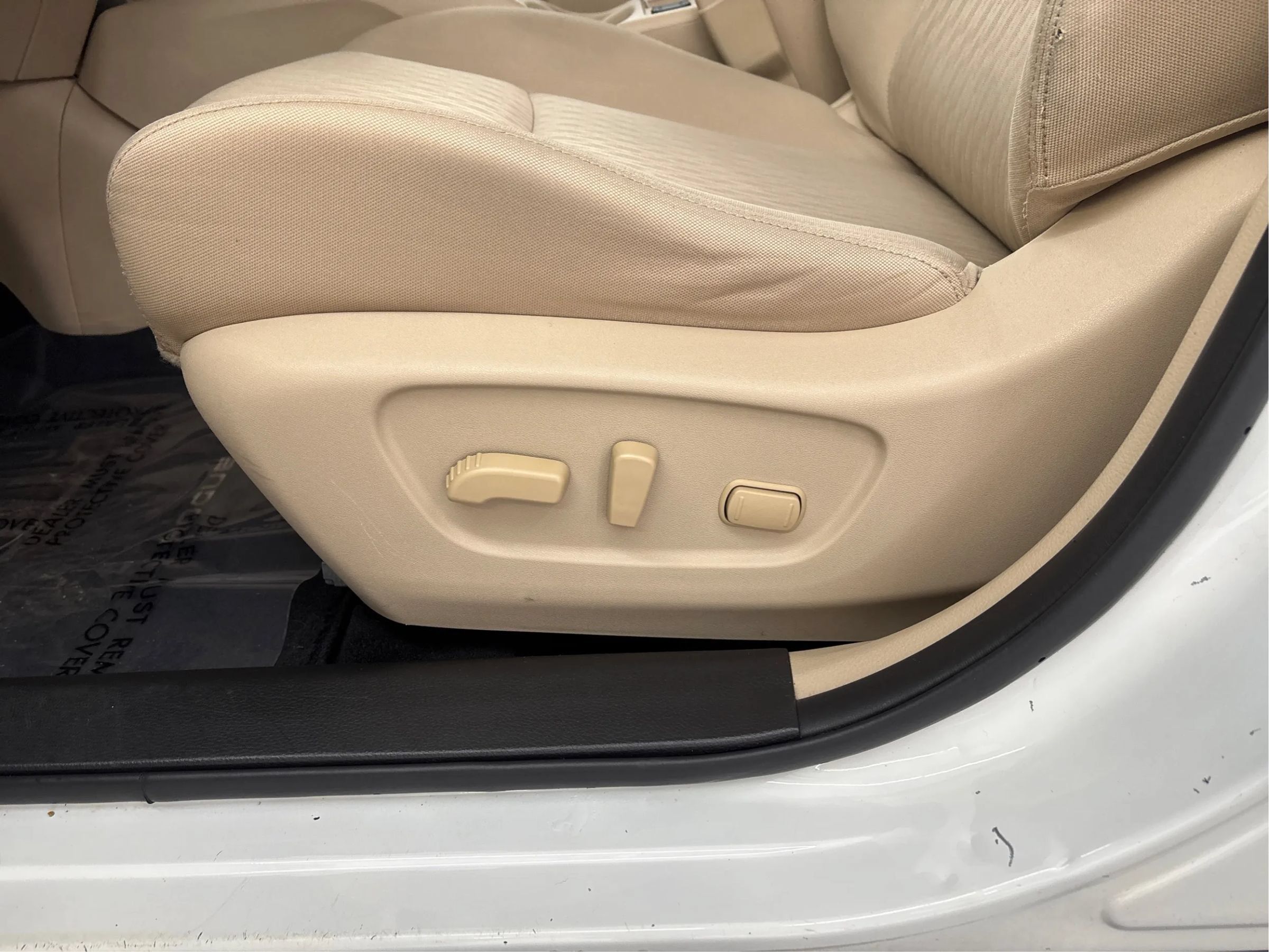 Used 2018 Nissan Rogue SV AWD/4WD image 24