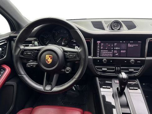 Used 2024 Porsche Macan AWD/4WD image 52