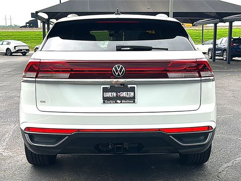 Used 2026 Volkswagen Atlas Cross Sport SE FWD image 7