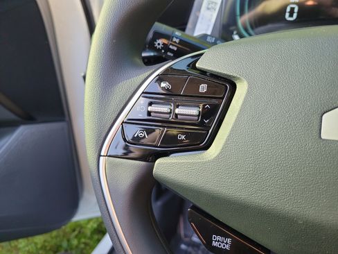 New 2026 Kia Niro LX FWD image 25