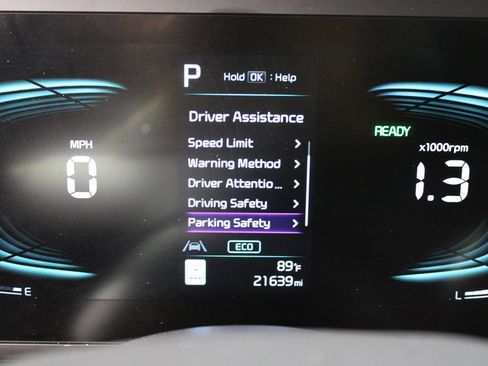 Used 2025 Kia Niro LX FWD image 17