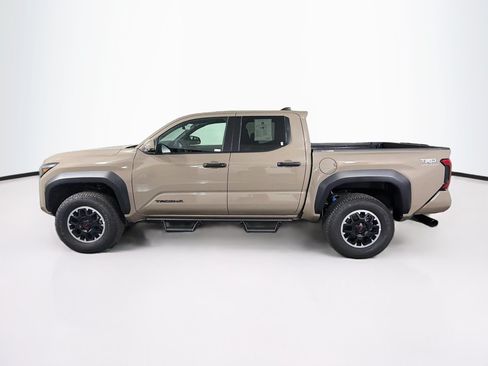 Used 2026 Toyota Tacoma TRD Off-Road AWD/4WD image 4