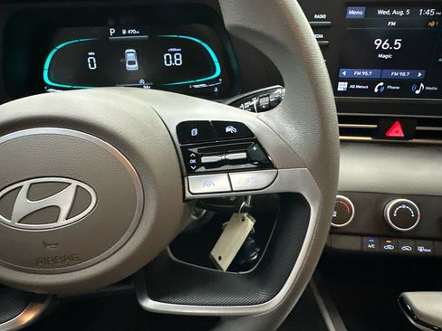 Used 2024 Hyundai Elantra SE FWD image 24