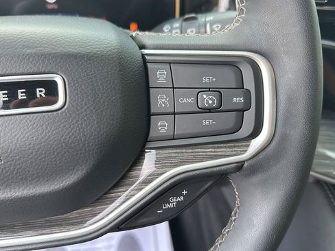 Used 2022 Jeep Wagoneer Series III w/ Convenience Group I AWD/4WD image 12