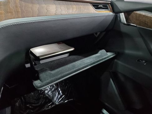 Used 2018 Tesla Model X 100D AWD/4WD image 37