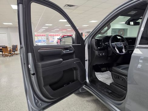 Used 2026 GMC Sierra 1500 SLT AWD/4WD image 11