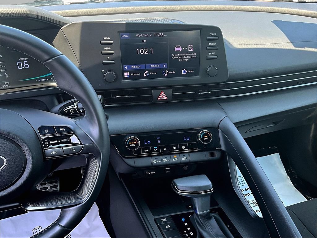 Certified 2025 Hyundai Elantra Sport FWD image 10