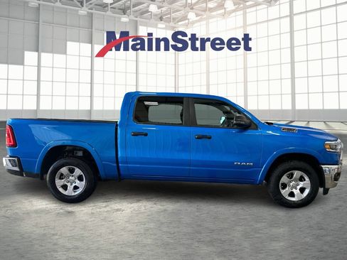Used 2025 RAM 1500 Big Horn AWD/4WD image 6