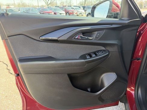 Used 2021 Chevrolet TrailBlazer LT w/ Convenience Package image 12