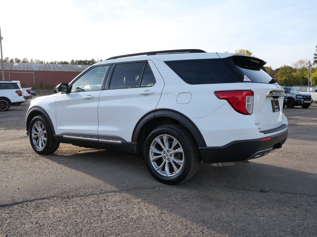 Certified 2020 Ford Explorer XLT w/ Equipment Group 202A AWD/4WD image 4