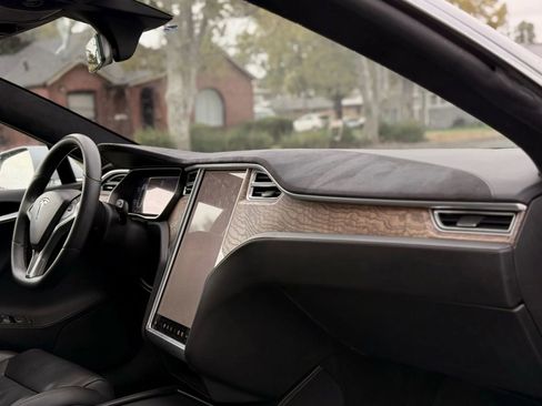 Used 2017 Tesla Model S 90D image 11