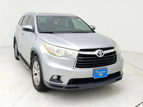 Used 2015 Toyota Highlander XLE image 9