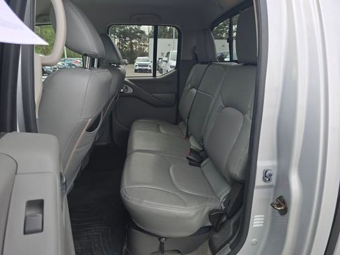 Used 2015 Nissan Frontier Desert Runner image 25