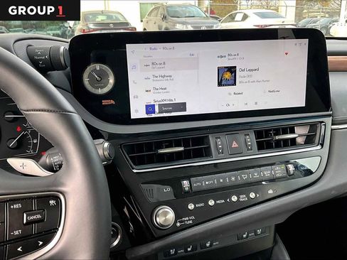 Used 2025 Lexus ES 300h w/ Premium Package image 5