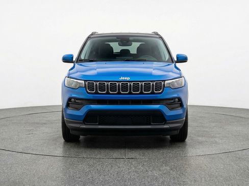 Used 2025 Jeep Compass Limited image 2