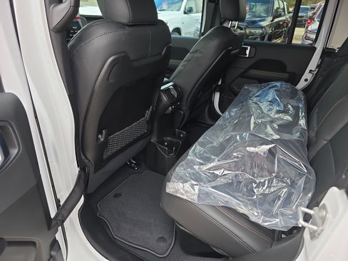 New 2026 Jeep Gladiator Sport image 25