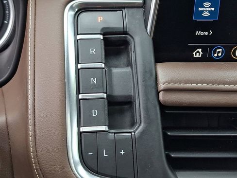 Certified 2021 Chevrolet Suburban High Country AWD/4WD image 15