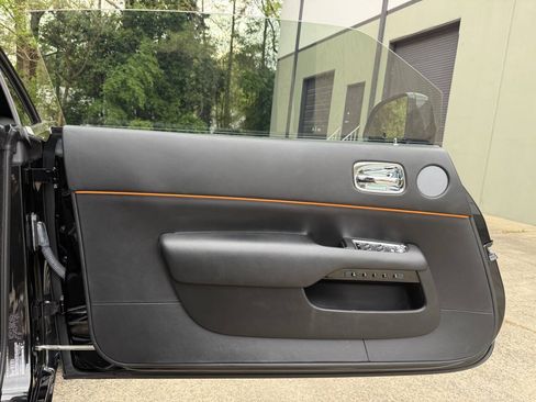 Used 2018 Rolls-Royce Dawn RWD image 54