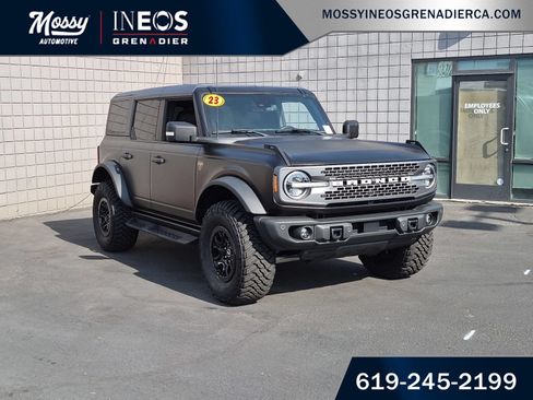 Used 2023 Ford Bronco Badlands w/ Sasquatch Package AWD/4WD image 2